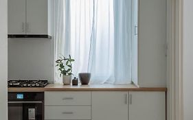 Solomon Apartments Ap 3